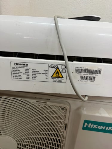លក់ម៉ាស៊ីនត្រជាក់ Hisense (1HP/12000 BTU) នៅស្អាតខ្លាំង ត្រជាក់លឿន តម្លៃសមរម្យ!