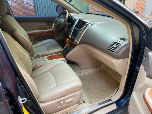 ឡានលក់ Lexus 330 ឆ្នាំ04ប៉ុង1 ពាក់កណ្តាល ហ្វូល