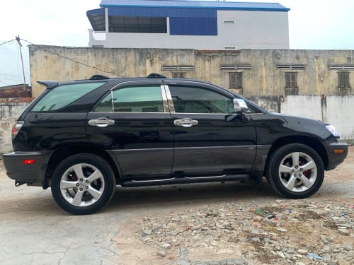 ឡានលក់ Lexus rx 300 ឆ្នាំ02 ហ្វូល តម្លៃ8,280$ចចារបានតិចតូច ធានាឡានស្អាត