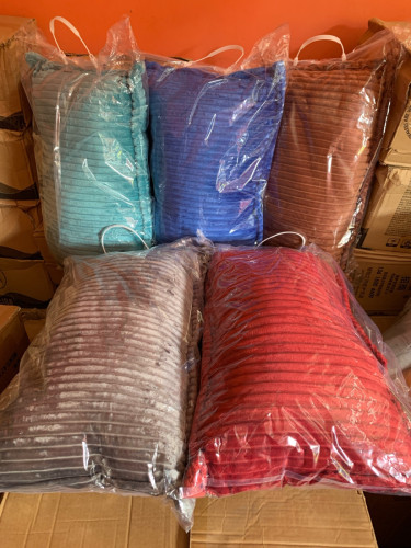 ក្នើយសំលី Pillow