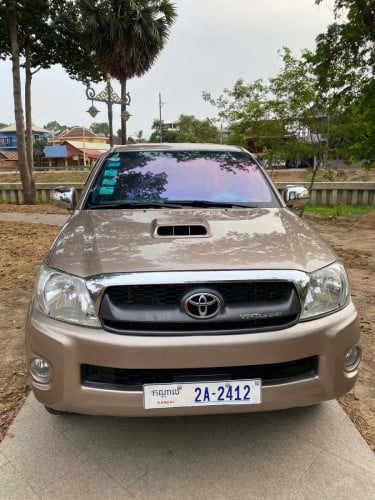 ឡានលក់ToyotaVigoឆ្នាំ2005ប៉ុង2កាប់ពីតាស់ប្រភេទឡានក្រុមហ៊ុនតំលៃ18900$ធានាជូនឡានអត់បុលប៉ះនៅស្អាតមាជុំ