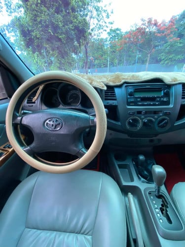 ឡានលក់ToyotaVigoឆ្នាំ2005ប៉ុង2កាប់ពីតាស់ប្រភេទឡានក្រុមហ៊ុនតំលៃ18900$ធានាជូនឡានអត់បុលប៉ះនៅស្អាតមាជុំ