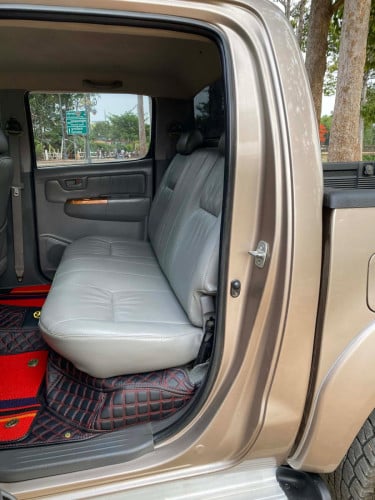 ឡានលក់ToyotaVigoឆ្នាំ2005ប៉ុង2កាប់ពីតាស់ប្រភេទឡានក្រុមហ៊ុនតំលៃ18900$ធានាជូនឡានអត់បុលប៉ះនៅស្អាតមាជុំ