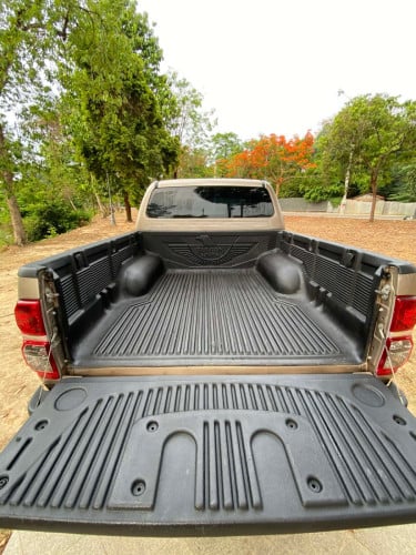 ឡានលក់ToyotaVigoឆ្នាំ2005ប៉ុង2កាប់ពីតាស់ប្រភេទឡានក្រុមហ៊ុនតំលៃ18900$ធានាជូនឡានអត់បុលប៉ះនៅស្អាតមាជុំ