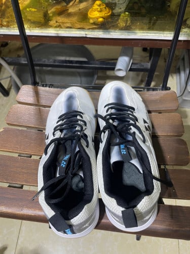 ស្បែកជើងវ៉ៃសី Yonex លេខ 44
