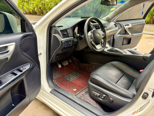 2011 Lexus CT200h Premium Hybrid