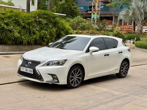 2011 Lexus CT200h Premium Hybrid