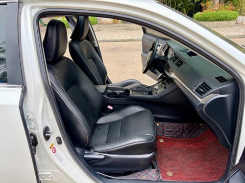 2011 Lexus CT200h Premium Hybrid