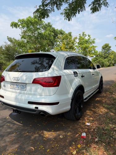 Audi-Q7ឆ្នាំ2012 full(ស្មាតឃី)