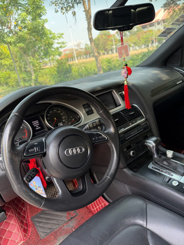 Audi-Q7ឆ្នាំ2012 full(ស្មាតឃី)