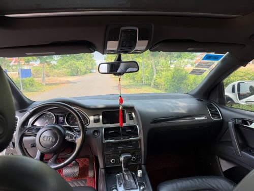 Audi-Q7ឆ្នាំ2012 full(ស្មាតឃី)
