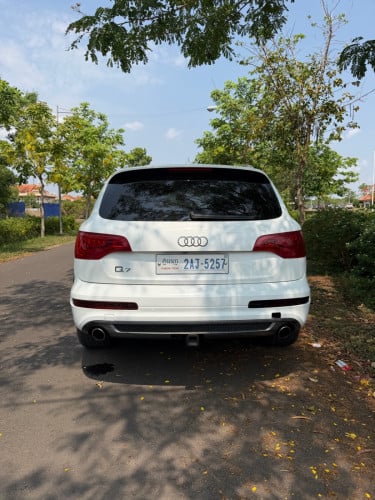 Audi-Q7ឆ្នាំ2012 full(ស្មាតឃី)