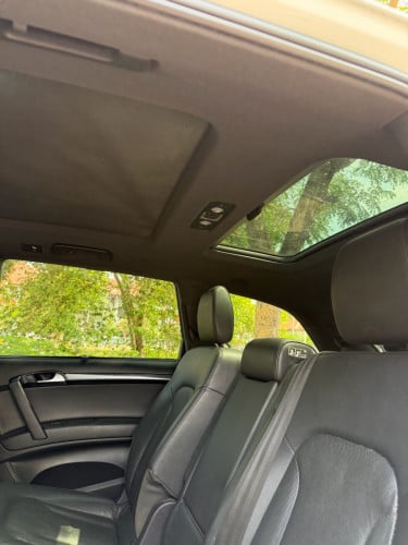 Audi-Q7ឆ្នាំ2012 full(ស្មាតឃី)