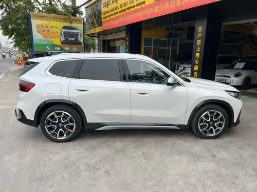 BMW IX1 xDrive30L EV 2024