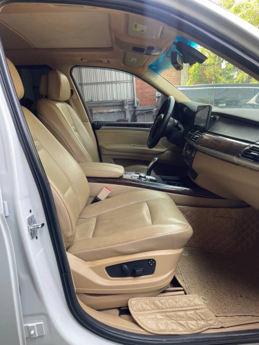 BMW X5 2008 តម្លៃ​ 8900$ ចចារ
