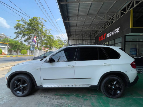 BMW X5 2008 តម្លៃ​ 8900$ ចចារ