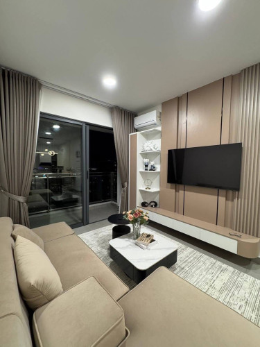 Condo Urban Village 3 bedrooms for rent
