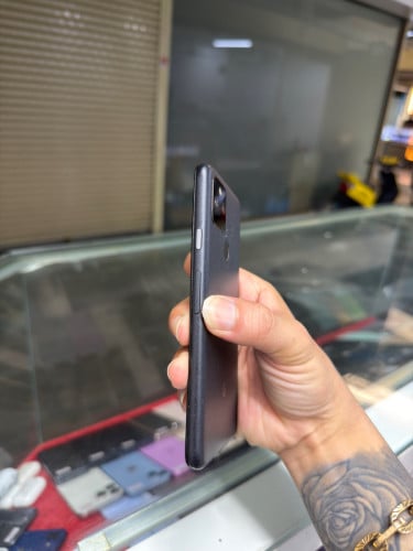 Google Pixel 5 Black Ram6GB HD128GB Phone Condition 95% , ដានអេក្រង់ , ម៉ាស៊ីនសានុំ