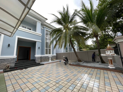 House for rent 5bedroom and 6bathroom close to Aeon Sen Sok
