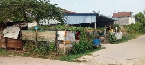House for sale 15m x 15m