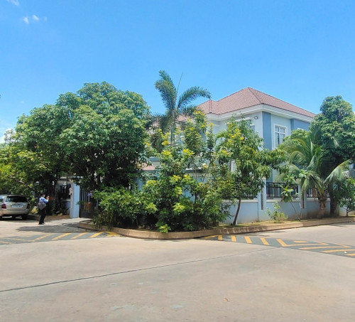 House in Berey good location for rent