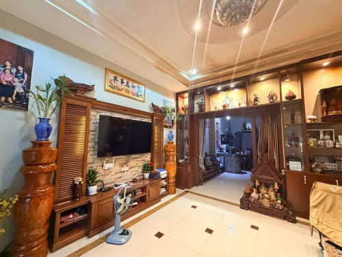 House Urgent Sale with Special Price