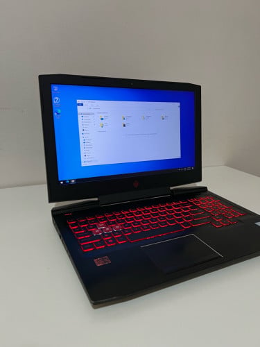 HP OMEN 15