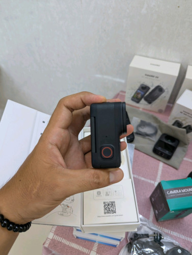 Insta360 Ace pro មួយទឹក SD 128GB