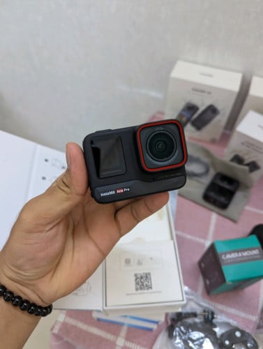 Insta360 Ace pro មួយទឹក SD 128GB