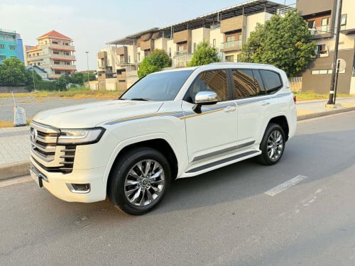 Land Cruiser 2022 twin turbo