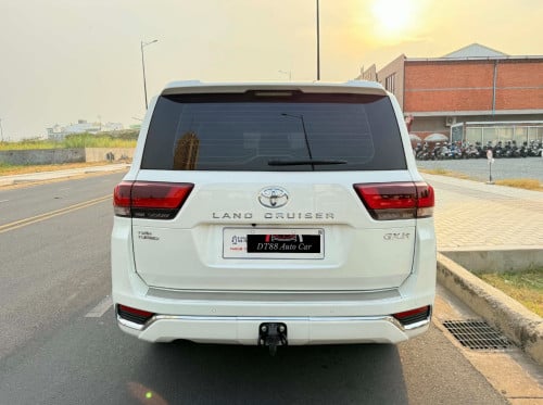Land Cruiser 2022 twin turbo