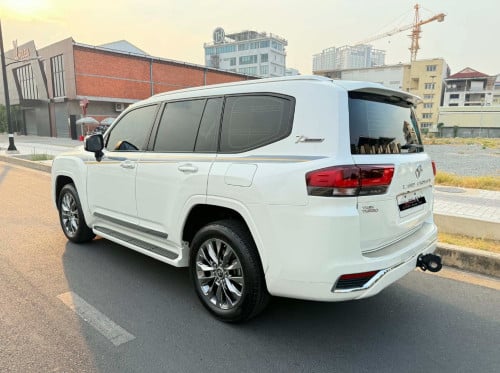 Land Cruiser 2022 twin turbo