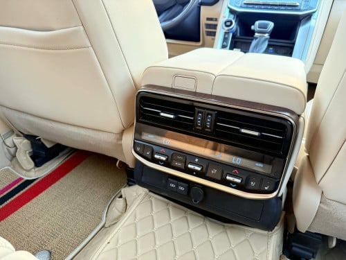 Land Cruiser 2022 twin turbo