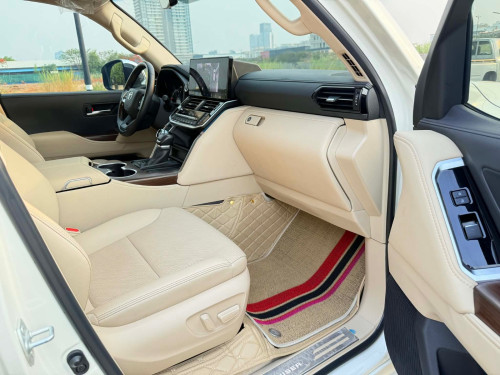 Land Cruiser 2022 twin turbo