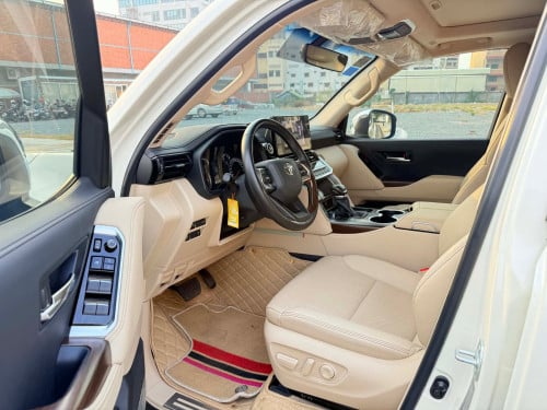 Land Cruiser 2022 twin turbo