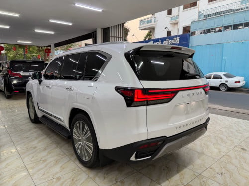 LEXUS LX600 2022