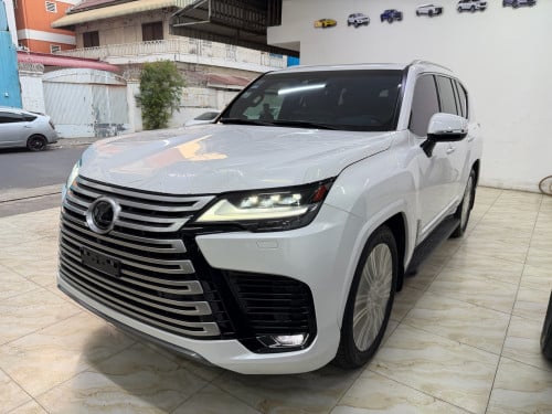 LEXUS LX600 2022