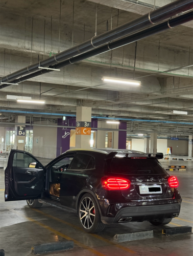 Mercedes Benz GLA45 AMG 2015