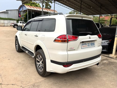 MITSUBISHI PAJERO SPORT 2013 អូតូកាប់ពីតាស់(ឆ្វេងហ្សុីន)