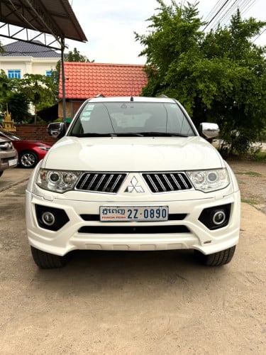 MITSUBISHI PAJERO SPORT 2013 អូតូកាប់ពីតាស់(ឆ្វេងហ្សុីន)