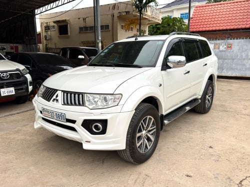 MITSUBISHI PAJERO SPORT 2013 អូតូកាប់ពីតាស់(ឆ្វេងហ្សុីន)