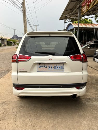 MITSUBISHI PAJERO SPORT 2013 អូតូកាប់ពីតាស់(ឆ្វេងហ្សុីន)