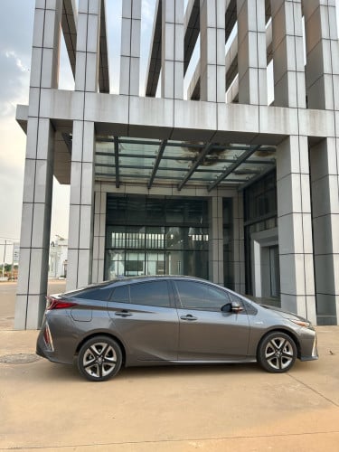 Prius prime 2017 full premium- លក់