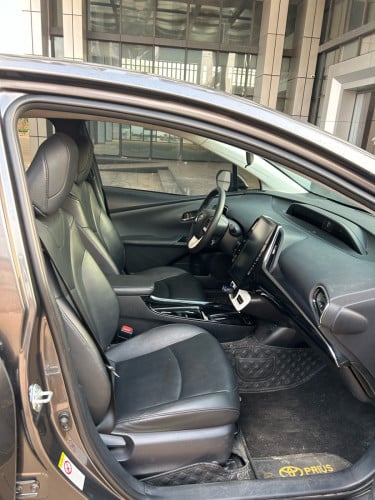 Prius prime 2017 full premium- លក់