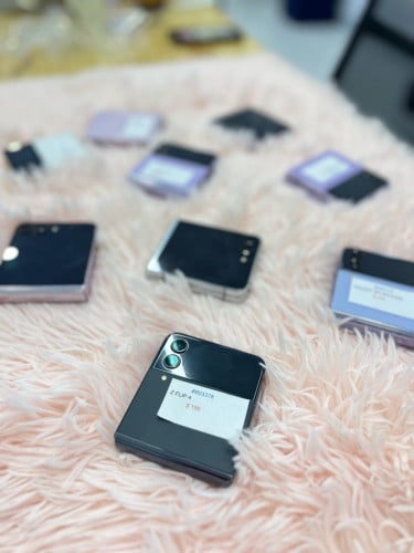 SAMSUNG GALAXY Z Flip4