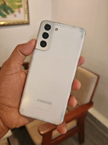 Samsung S21 5G 8g/256g(វៃដូរបាន)👉$135