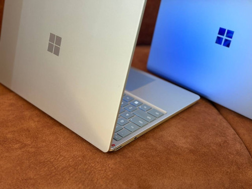 Surface Laptop Go 2 ( Grade A )CPU Core i5-11th, RAM 8GB, SSD 128GB, Touch Screen