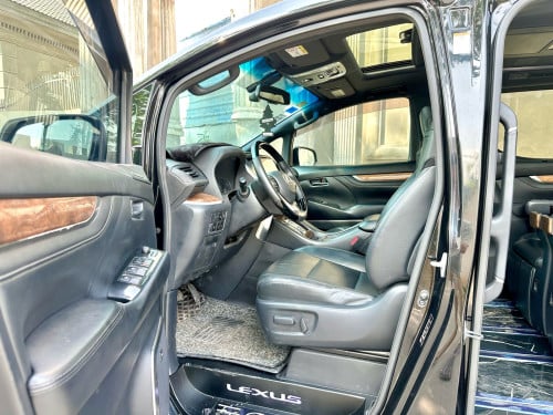 TOYOTA ALPHARD 2016 V6 Executive Lounge Full Option ពណ៌ខ្មៅ ក្នុងខ្មៅ (2BR) Upgrade Lexus LM