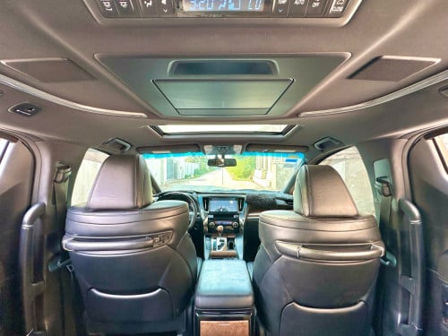 TOYOTA ALPHARD 2016 V6 Executive Lounge Full Option ពណ៌ខ្មៅ ក្នុងខ្មៅ (2BR) Upgrade Lexus LM