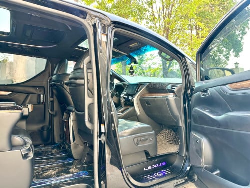 TOYOTA ALPHARD 2016 V6 Executive Lounge Full Option ពណ៌ខ្មៅ ក្នុងខ្មៅ (2BR) Upgrade Lexus LM